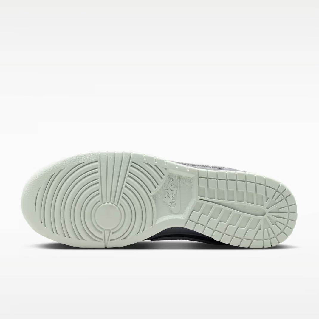 Nike Men's Dunk Low Retro Shoes Trainers