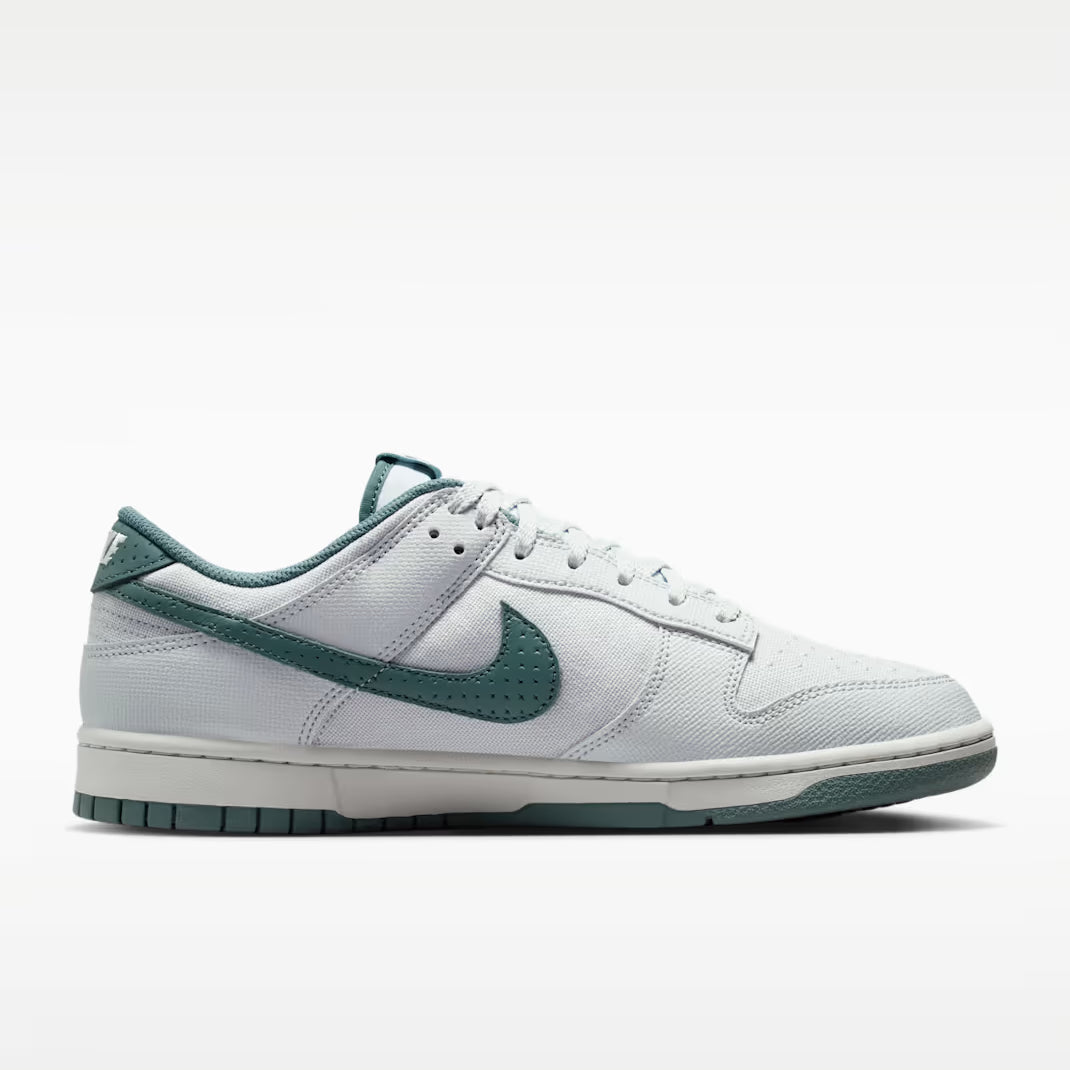 Nike Men's Dunk Low Retro Shoes Trainers