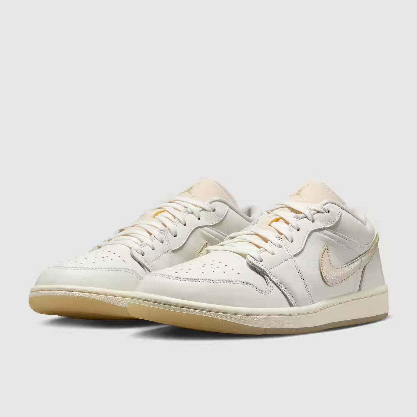 Nike Air Jordan 1 Low SE Women's Shoes Trainers
