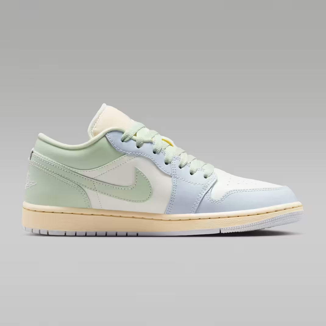 Nike Air Jordan 1 Low Women's Shoes Trainers