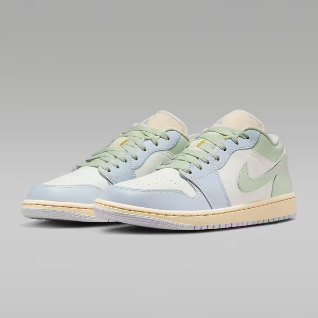 Nike Air Jordan 1 Low Women's Shoes Trainers